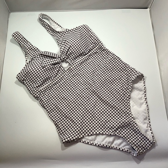 FLASH SALE☀️Sara One-Piece Swimsuit☀️ - Picture 6 of 8